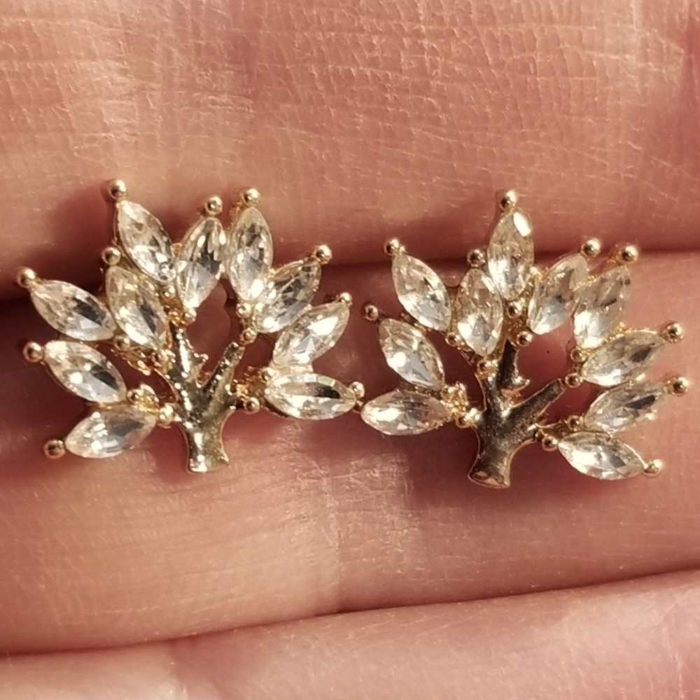 Earrings--𝅺Tree of Life in White Crystal Gems, Gold Tone